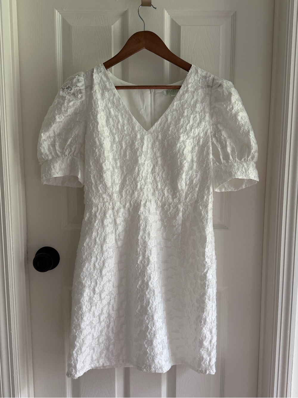 Jade White V-Neck Puff-Sleeve Textured Dress